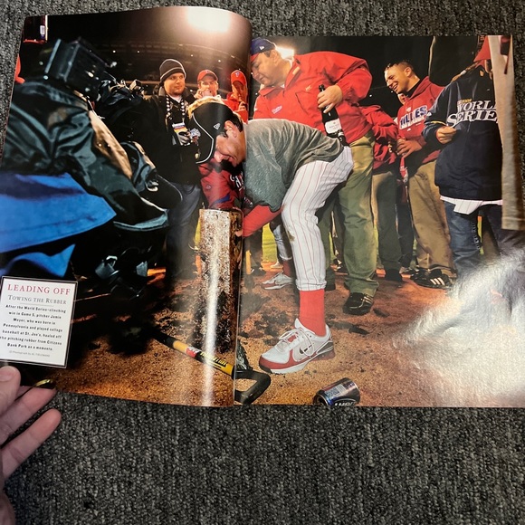 Philadelphia Phillies Sports Illustrated Edition 2008 - Picture 3 of 11